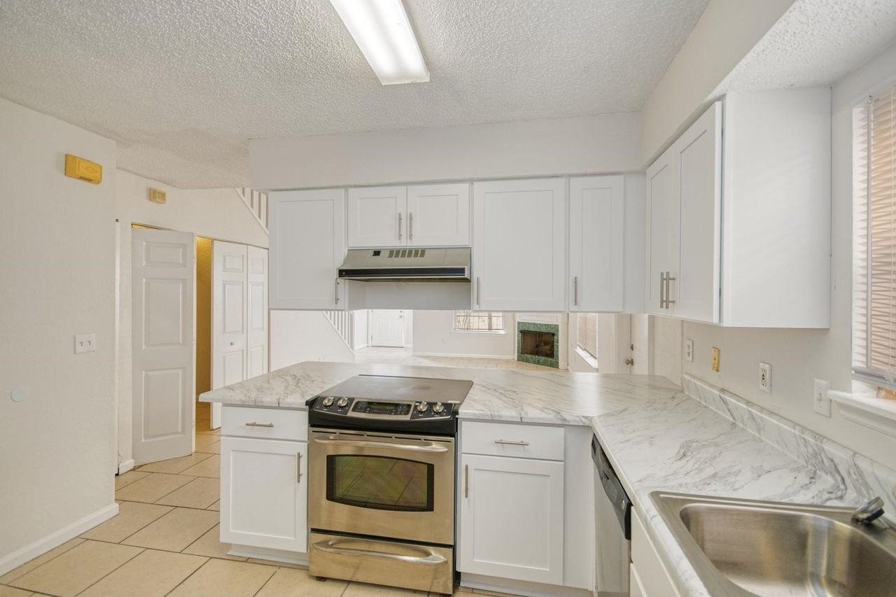 3464 Daylily Ln - Photo 3 of 22