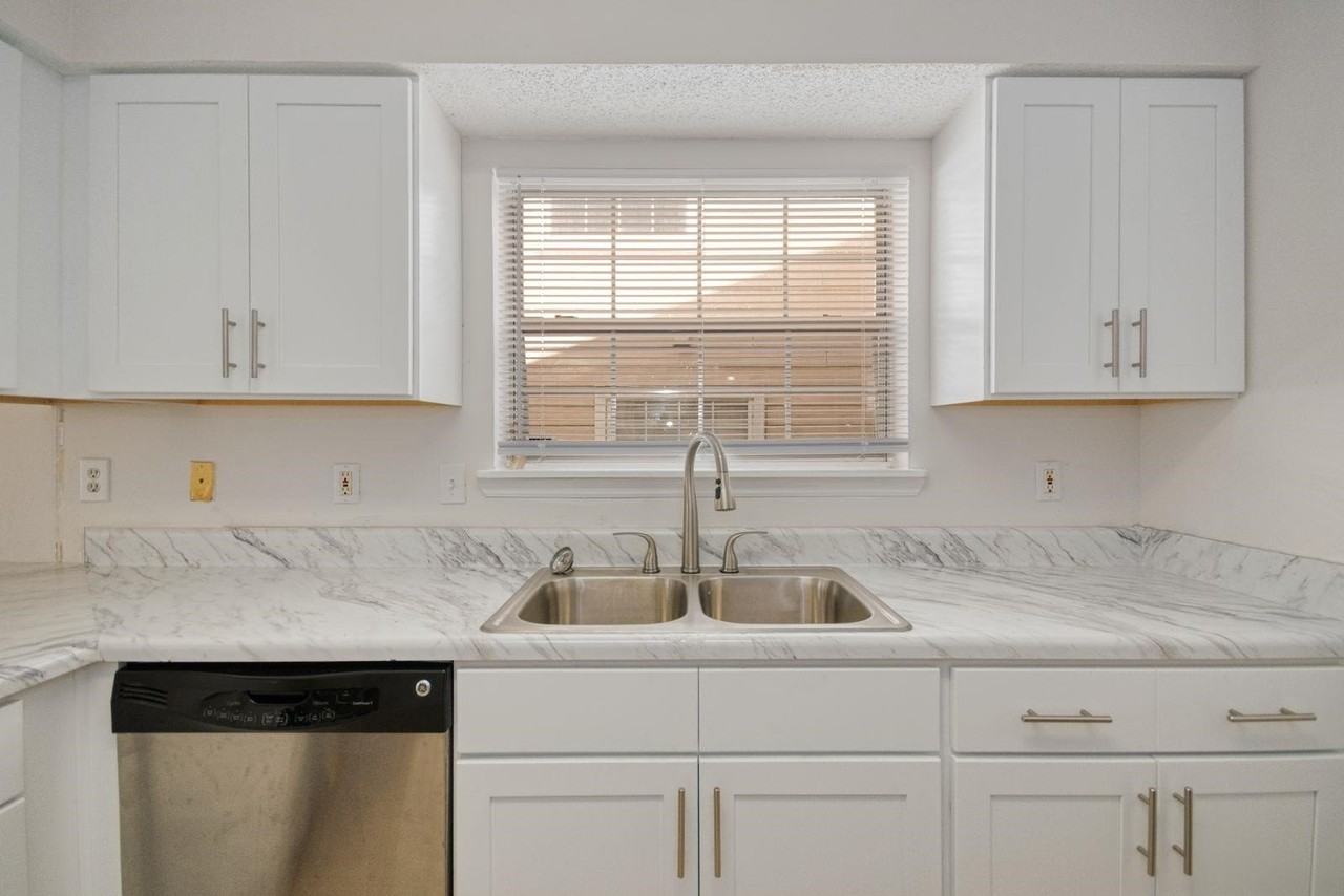 3464 Daylily Ln - Photo 5 of 22