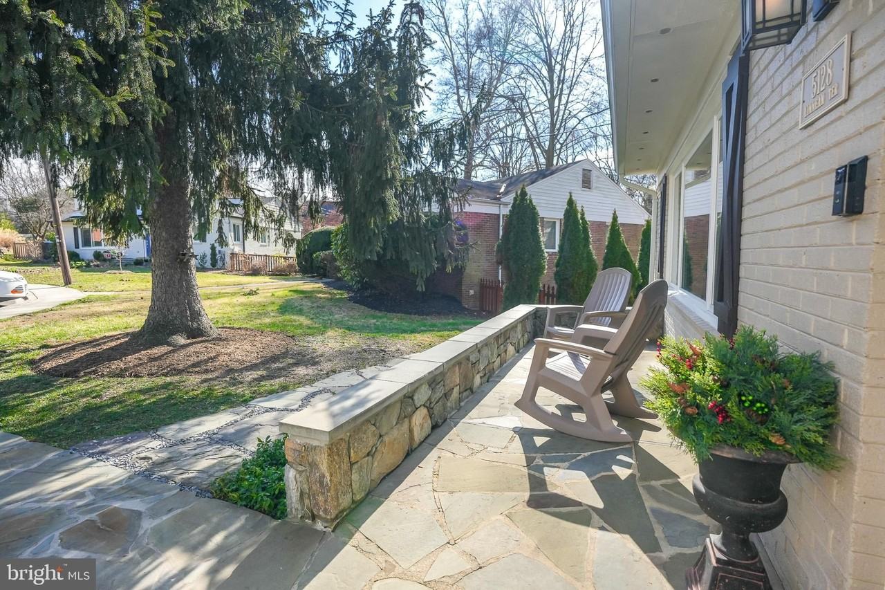 5128 Linnean Ter Nw - Photo 4 of 50
