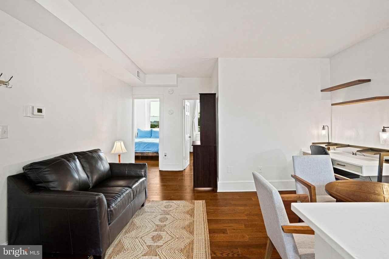 409 Constitution Ave Ne #3 - Photo 5 of 23