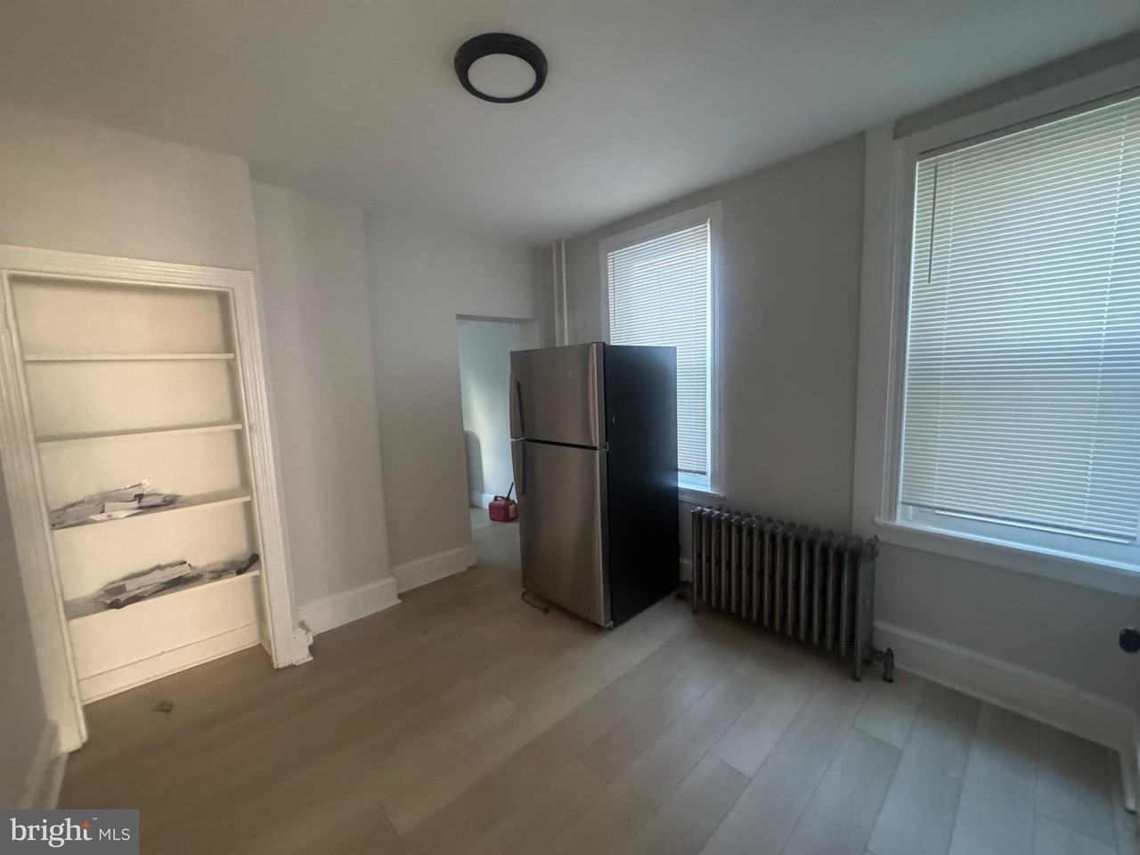 104 N Franklin St - Photo 3 of 9