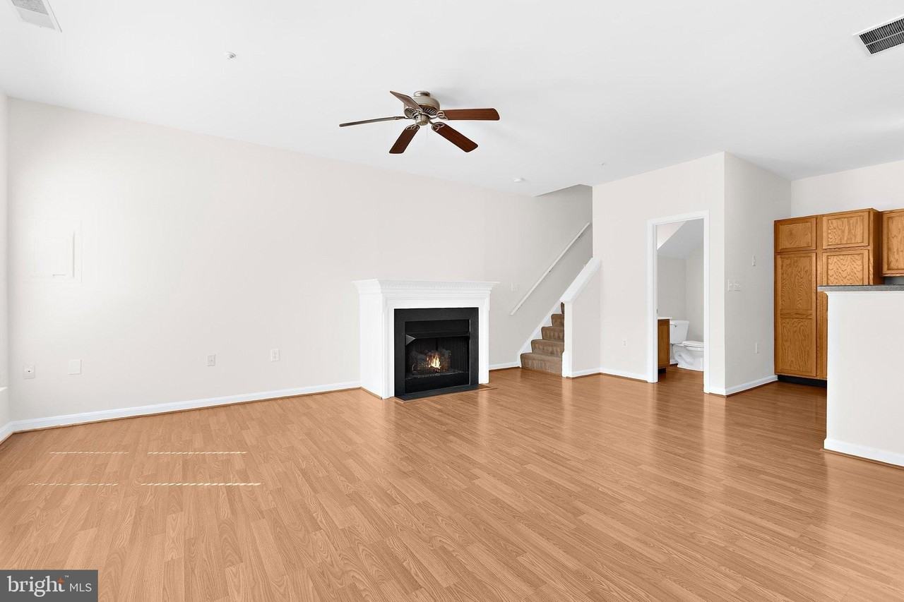 8738 Bright Meadow Ct - Photo 3 of 31