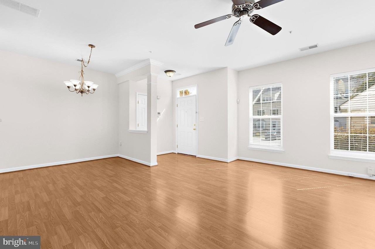 8738 Bright Meadow Ct - Photo 5 of 31