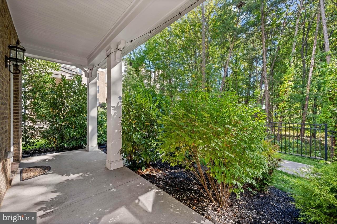 1523 Burnell Dr - Photo 2 of 50