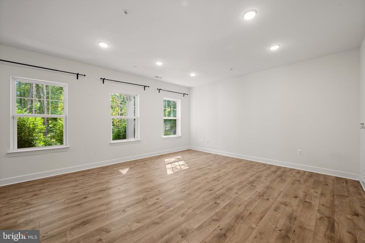 1523 Burnell Dr - Photo 6 of 50