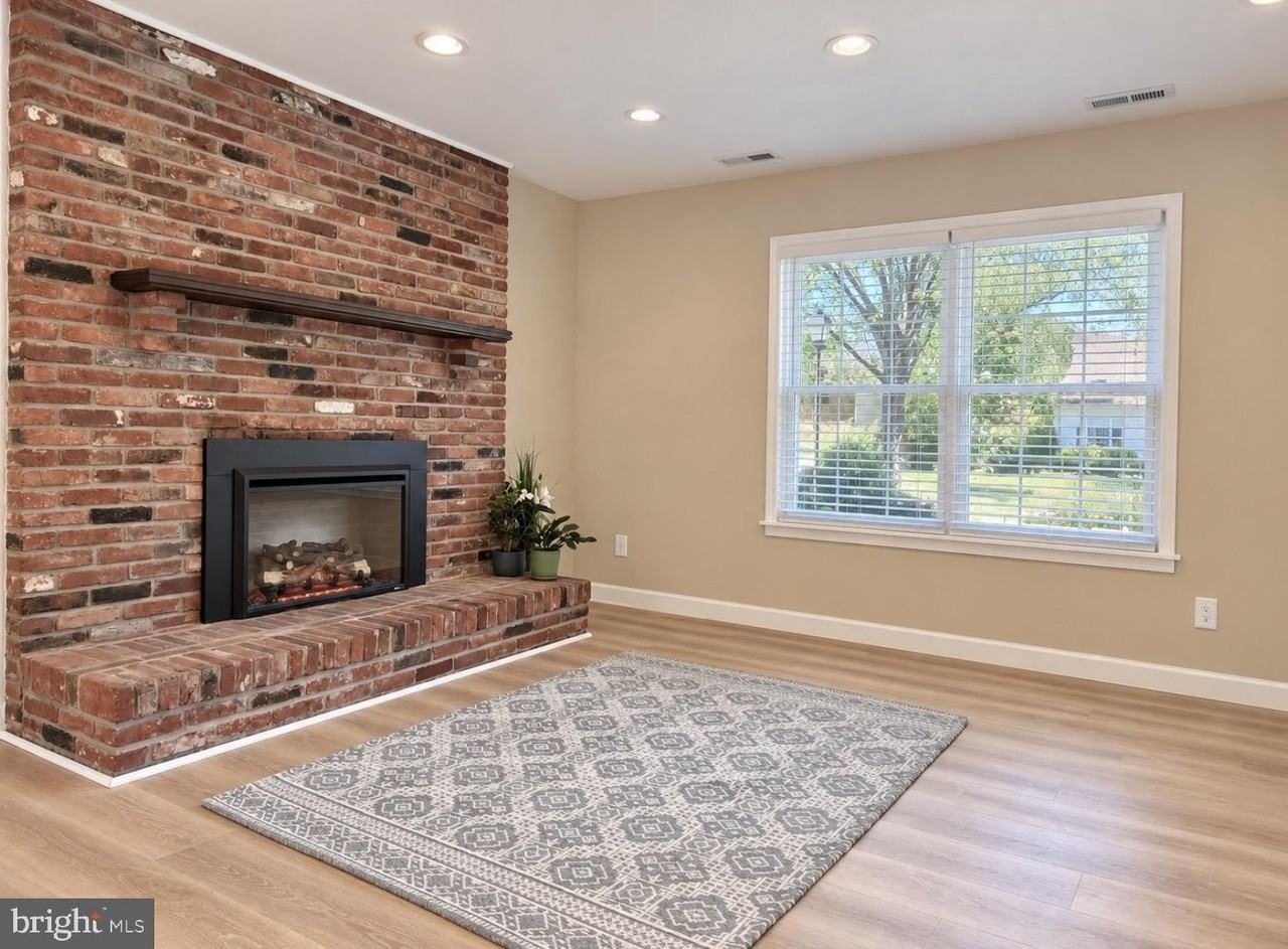 919 Truro Ln - Photo 6 of 29