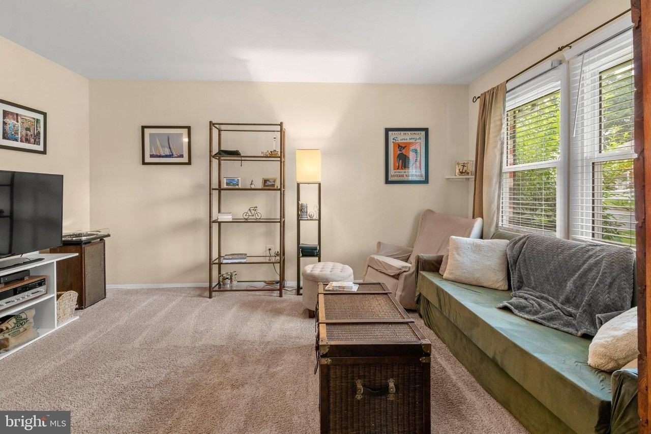 1308 Greyswood Rd - Photo 4 of 42