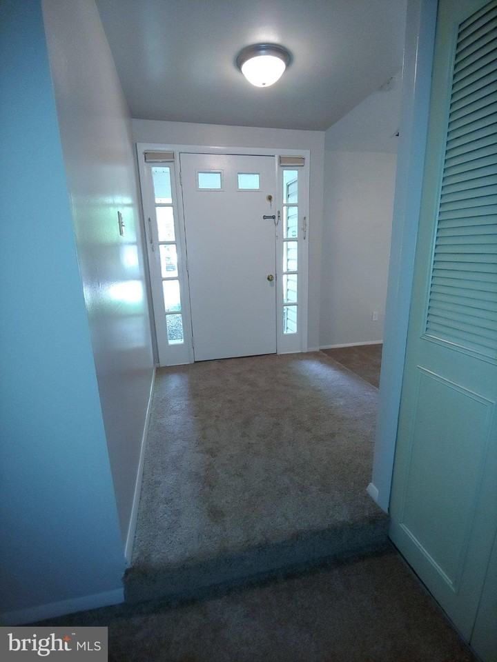 1910 Harcourt Ave - Photo 2 of 25