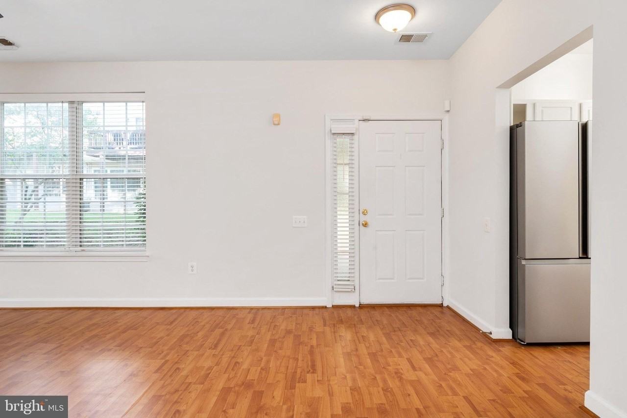 2703 Oak Leaf Ct #2703 - Photo 3 of 50