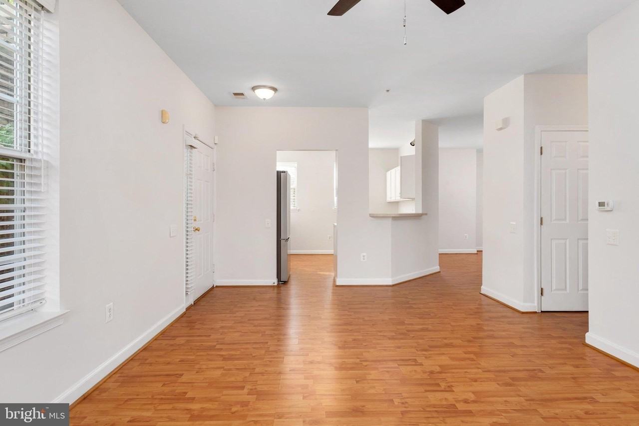 2703 Oak Leaf Ct #2703 - Photo 7 of 50