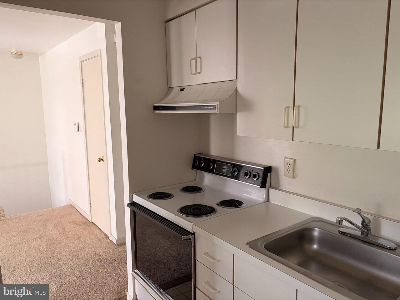 616 S Charles St #R34 - Photo 7 of 19