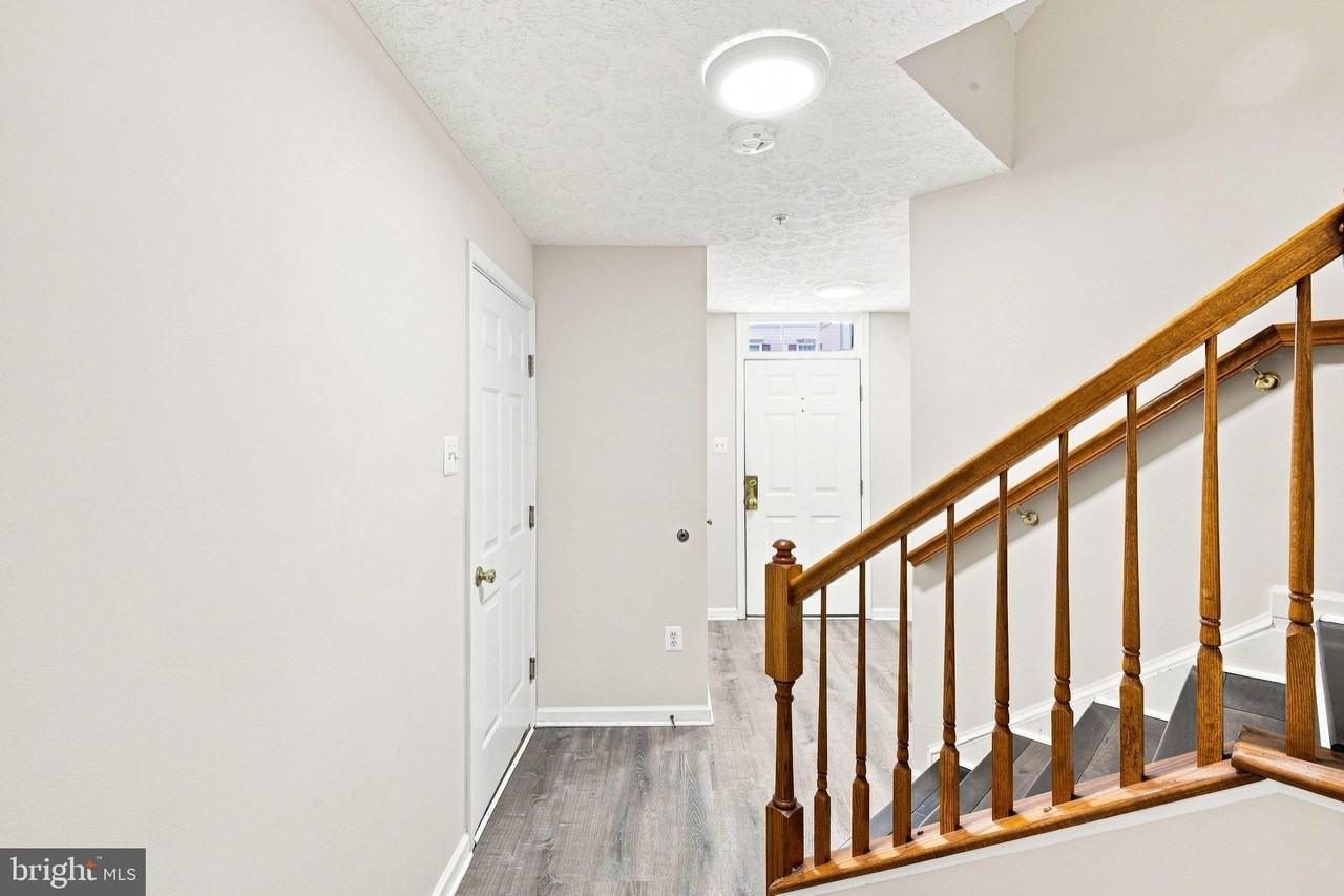9739 Harvester Cir #9739 - Photo 4 of 29