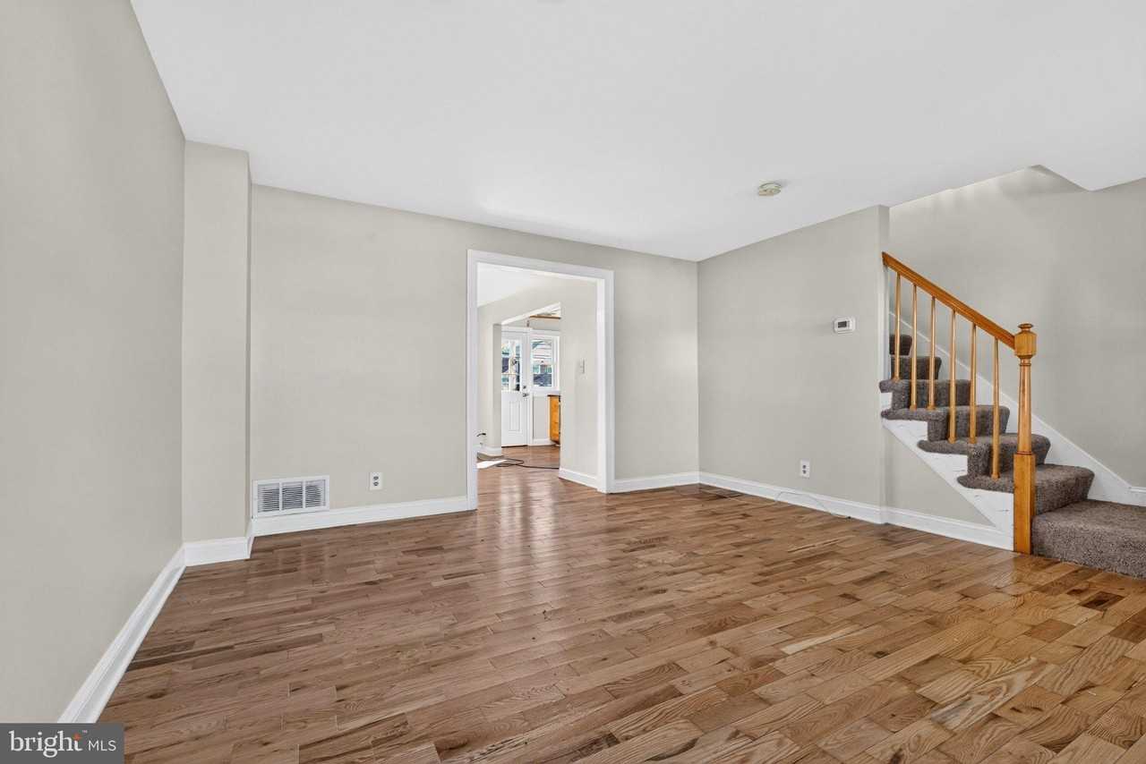 7531 Holabird Ave - Photo 4 of 30