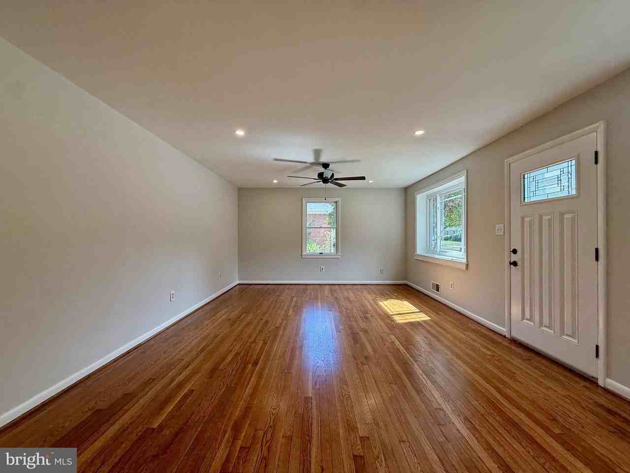 1040 Marleigh Cir - Photo 2 of 22