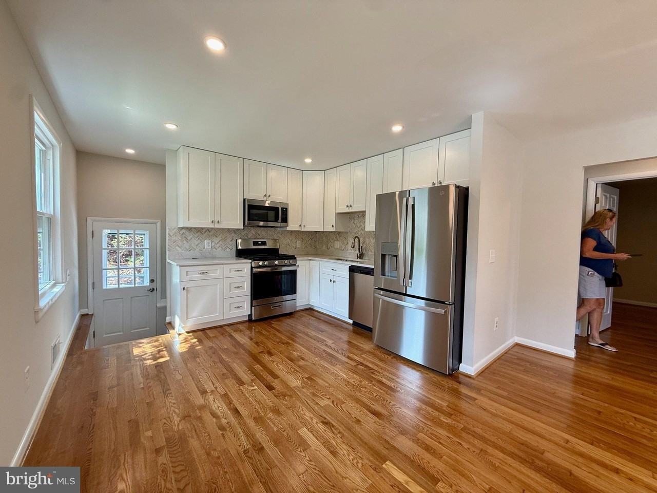 1040 Marleigh Cir - Photo 4 of 22