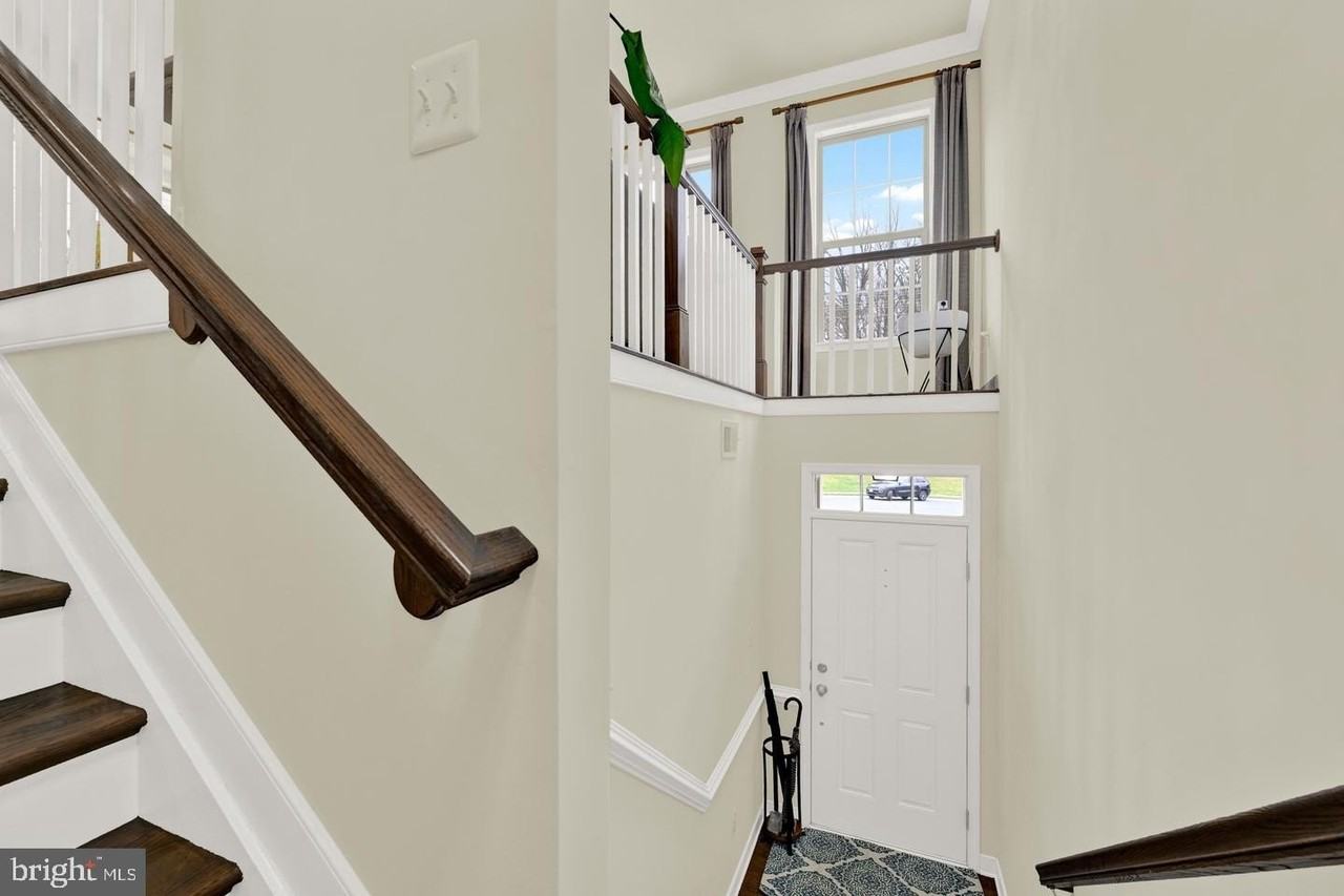 13914 Fox Hill Rd - Photo 3 of 28