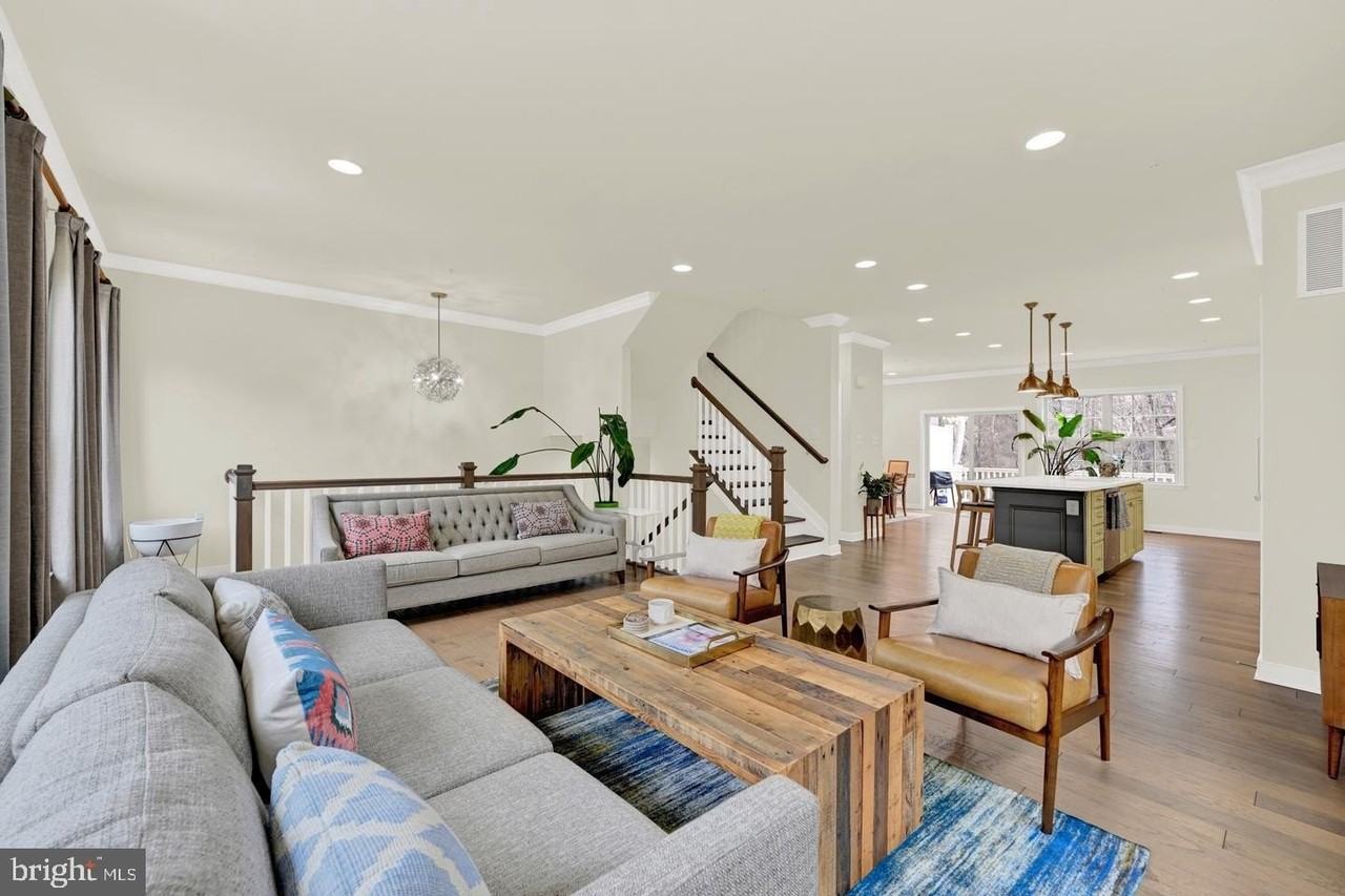 13914 Fox Hill Rd - Photo 4 of 28