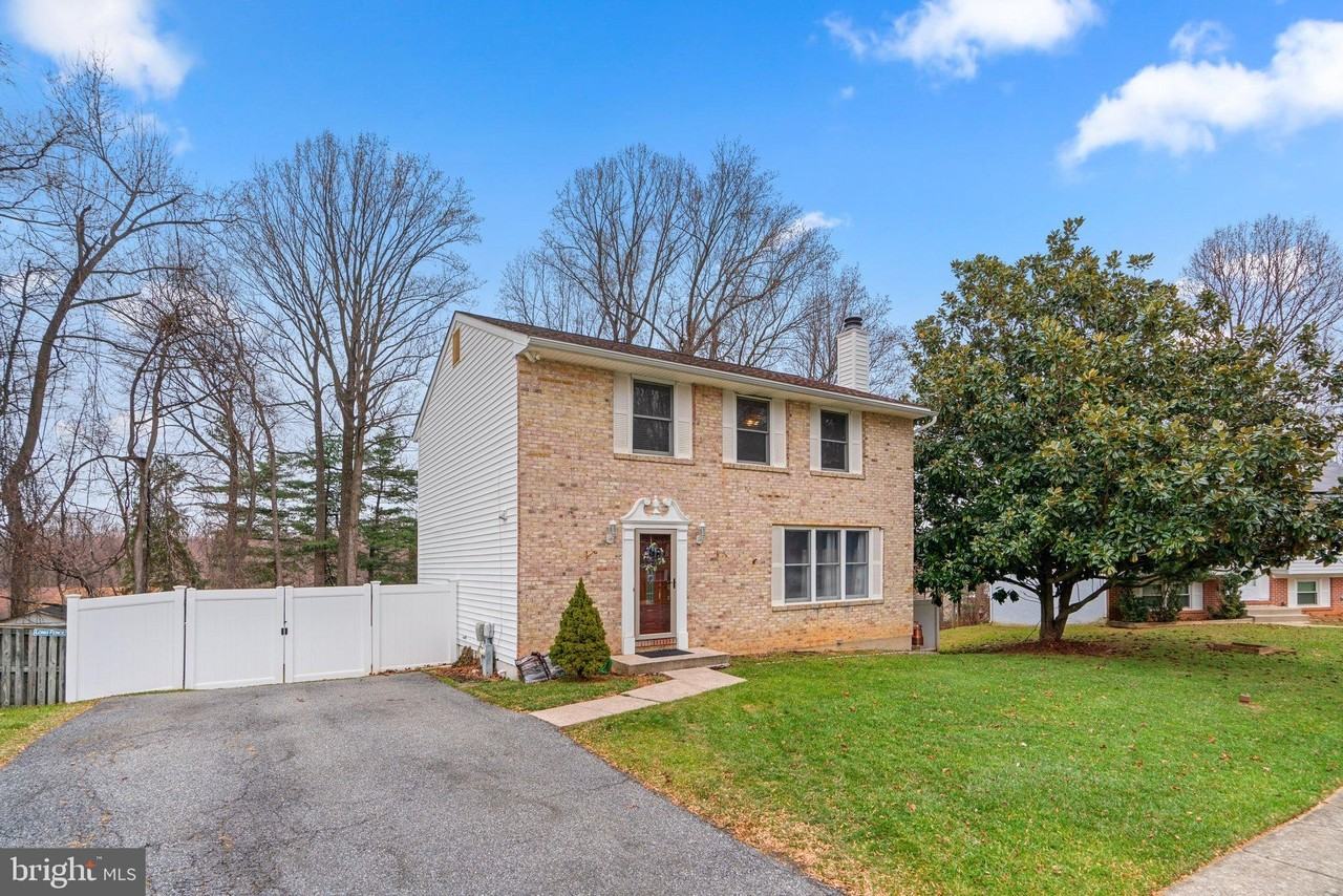 24 Jameson Ln - Photo 2 of 45