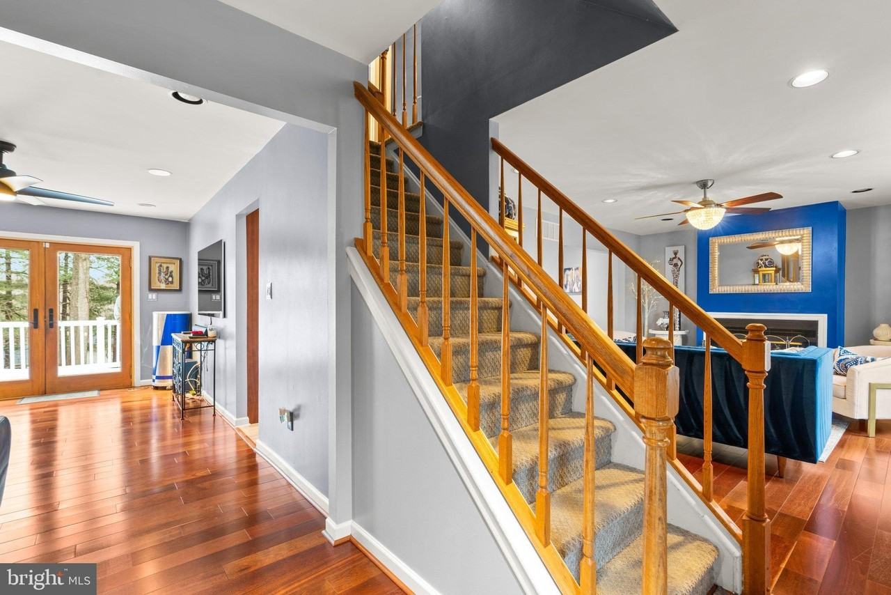 24 Jameson Ln - Photo 5 of 45