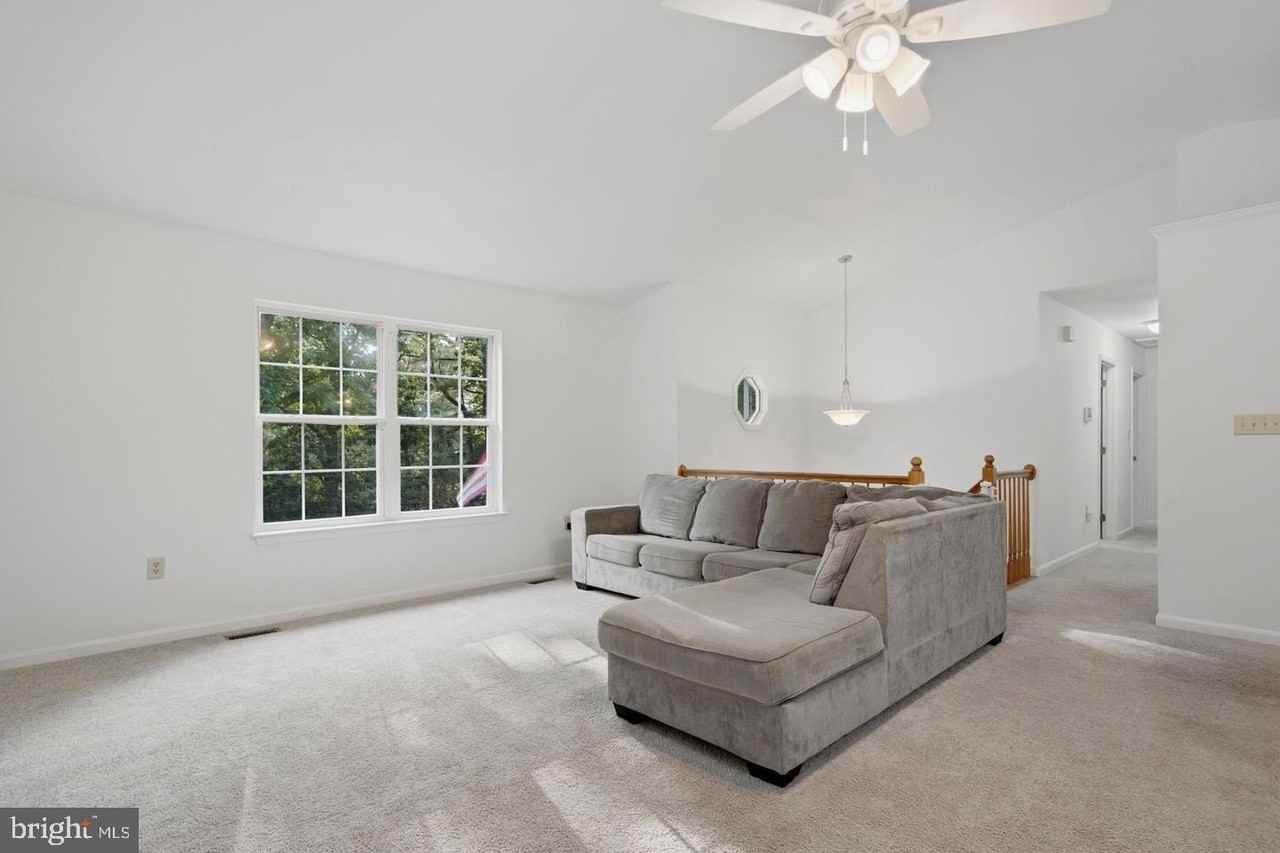 11516 Deadwood Dr - Photo 7 of 50