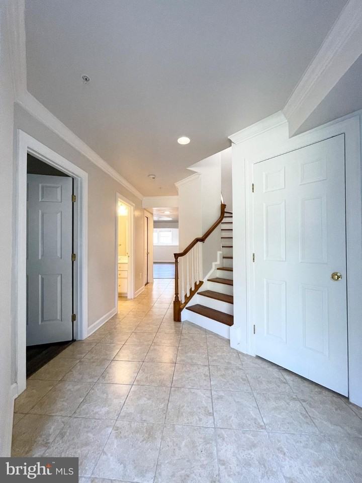 3870 Carriage Hill Dr - Photo 3 of 47