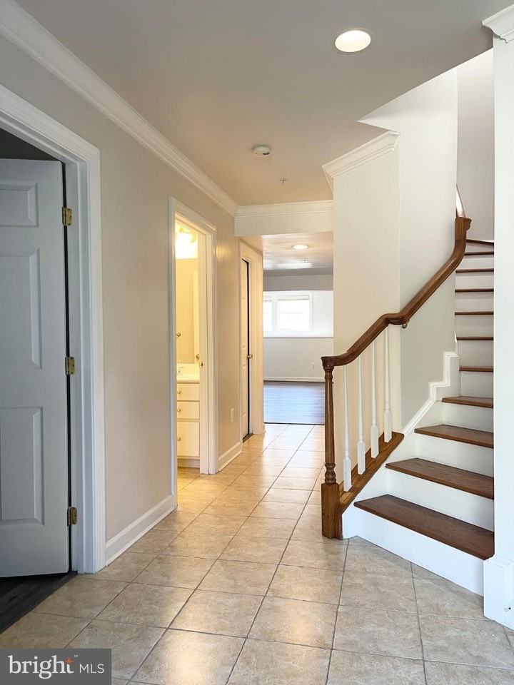 3870 Carriage Hill Dr - Photo 4 of 47