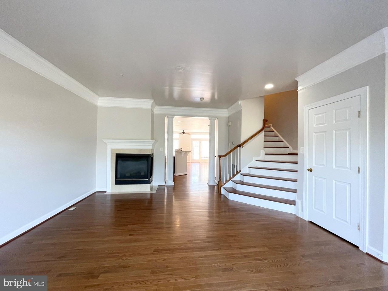 3870 Carriage Hill Dr - Photo 5 of 47