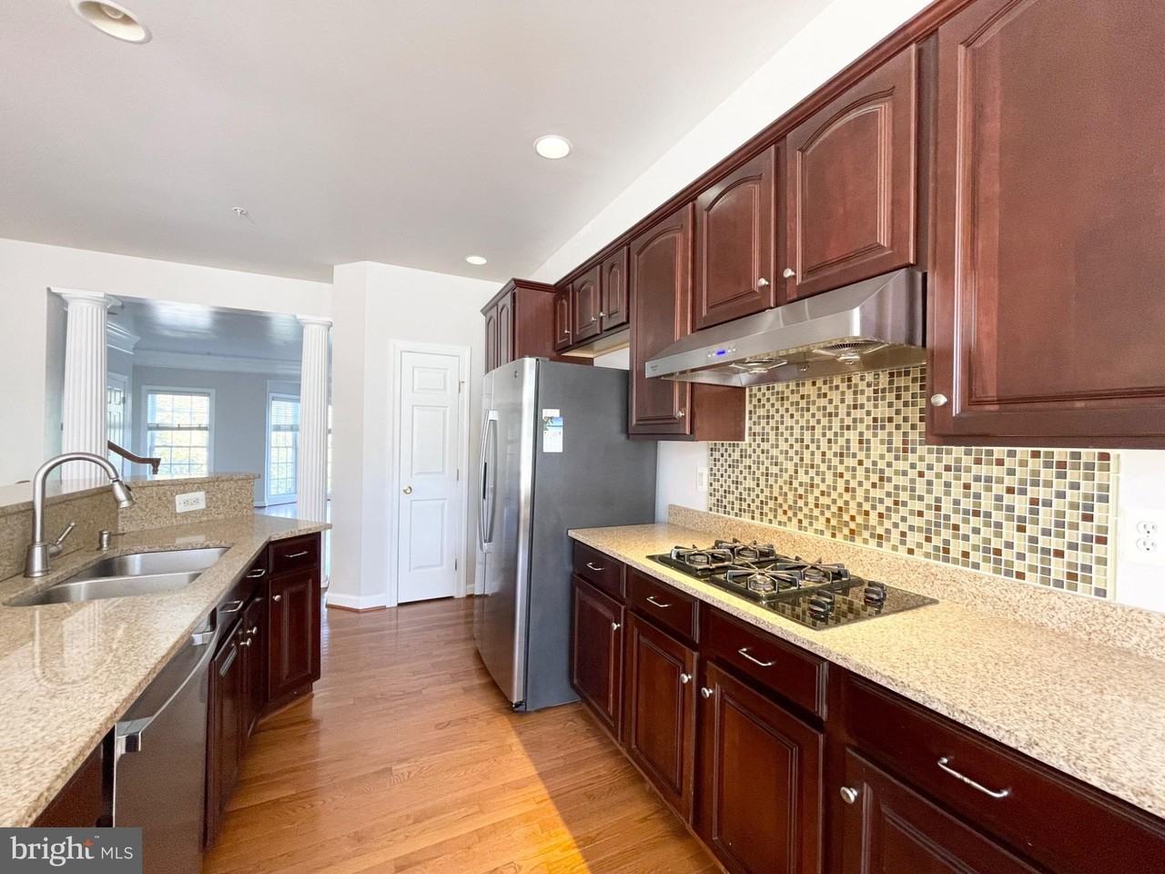 3870 Carriage Hill Dr - Photo 6 of 47