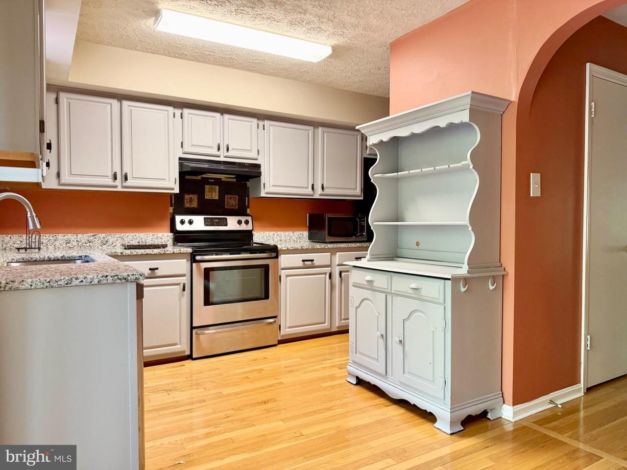 4333 Gilmer Ct - Photo 7 of 32