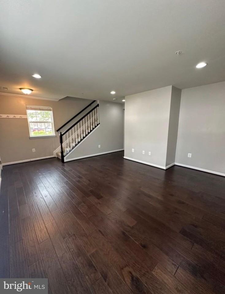 7154 Beaumont Pl - Photo 3 of 40