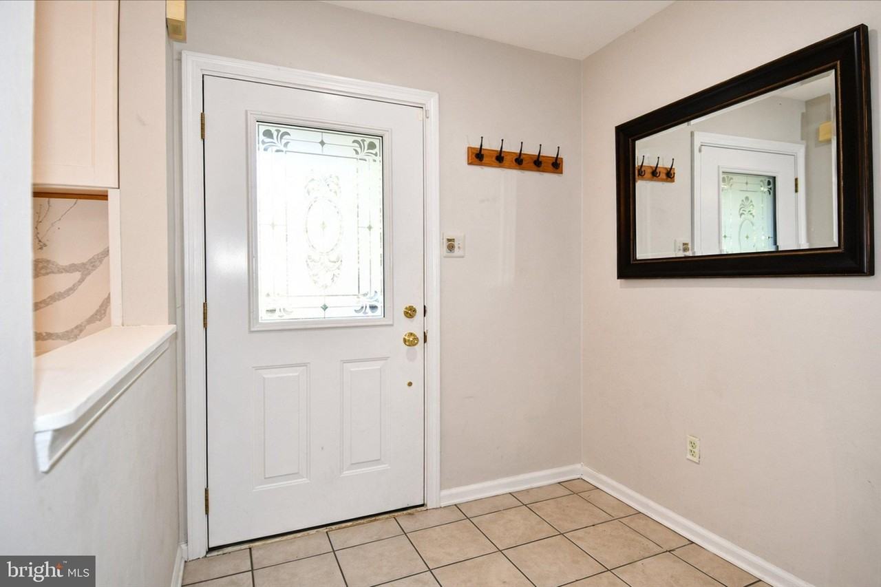 14911 Bradwill Ct - Photo 2 of 33