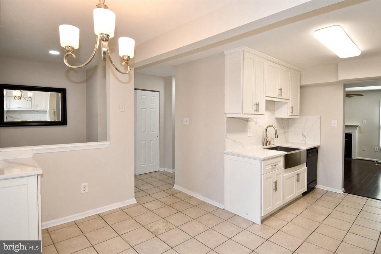 14911 Bradwill Ct - Photo 4 of 33