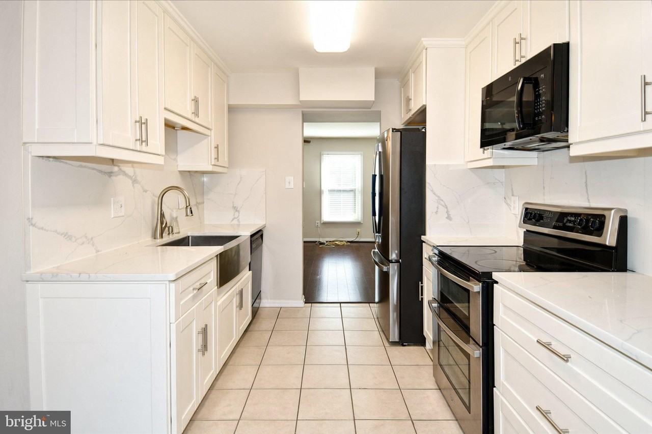 14911 Bradwill Ct - Photo 6 of 33