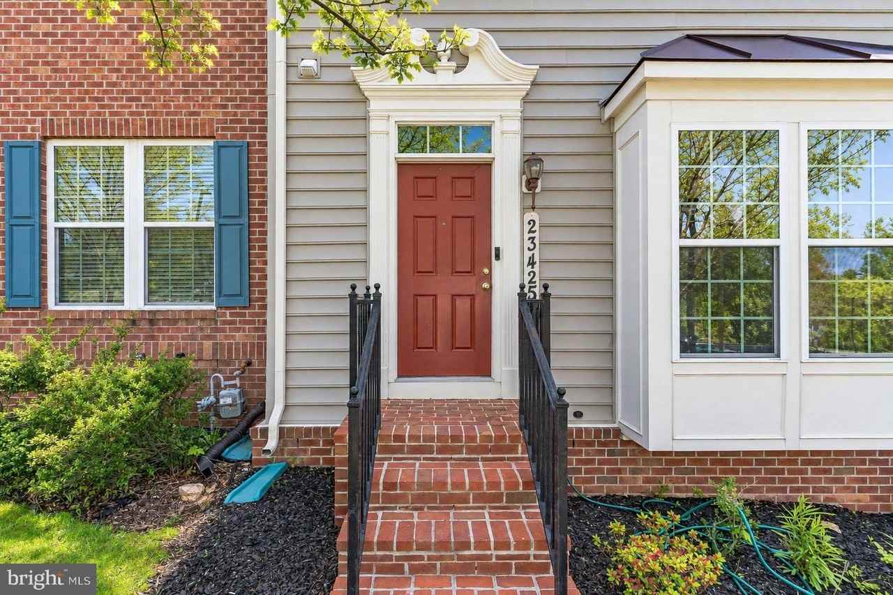 23425 Forest Haven Way - Photo 4 of 40