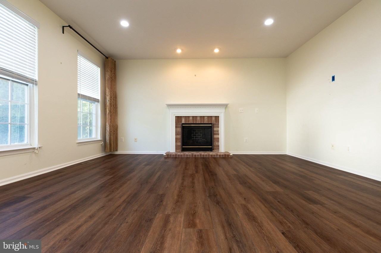 18405 Carved Stone Ct - Photo 7 of 50