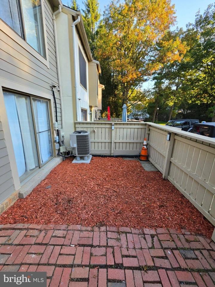 9441 Chadburn Pl - Photo 3 of 31