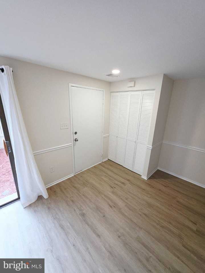 9441 Chadburn Pl - Photo 4 of 31