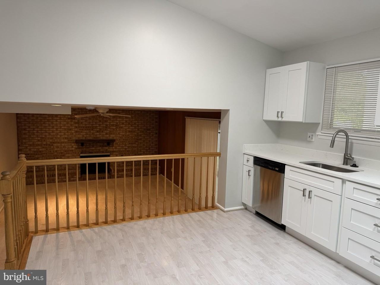 14015 Congress Dr - Photo 5 of 23