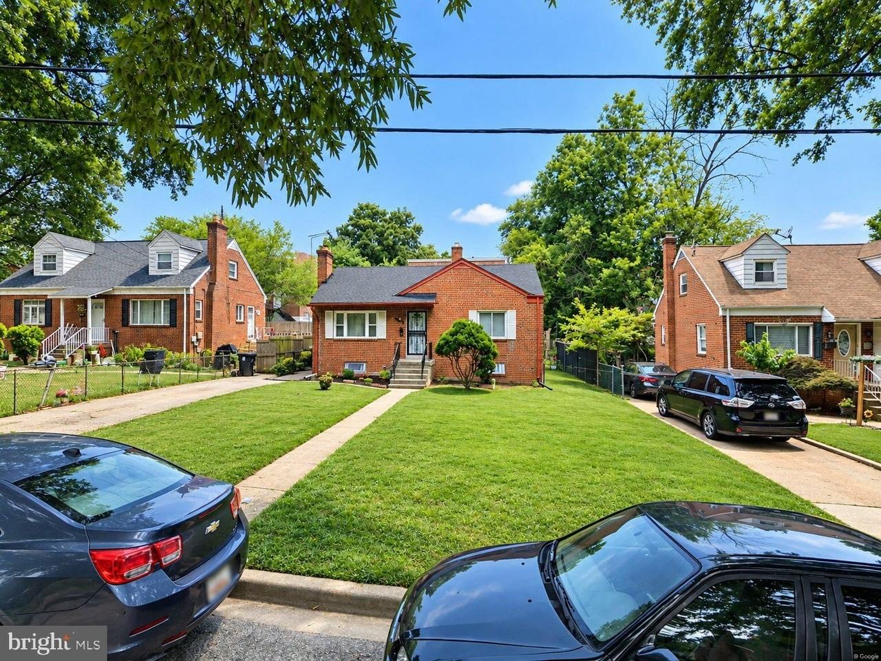 3506 56th Pl - Photo 3 of 3