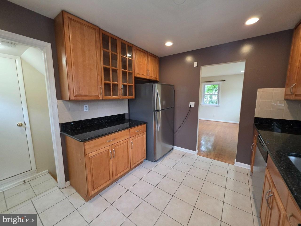 4808 Lexington Ave - Photo 6 of 21