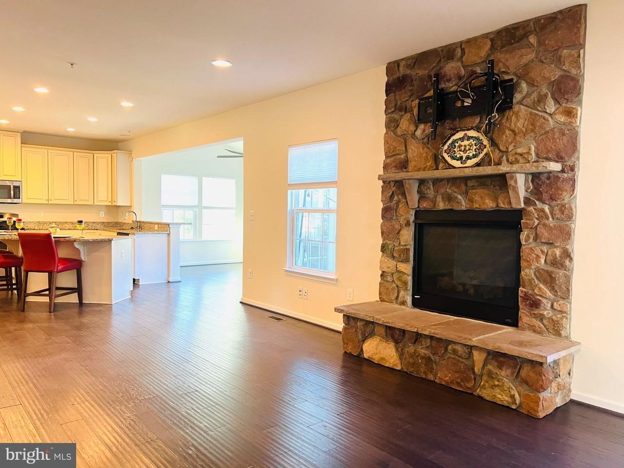 3002 Winterbourne Dr - Photo 5 of 50