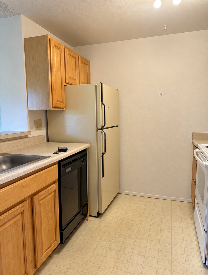 7201 224th St Sw #L4 - Photo 3 of 14