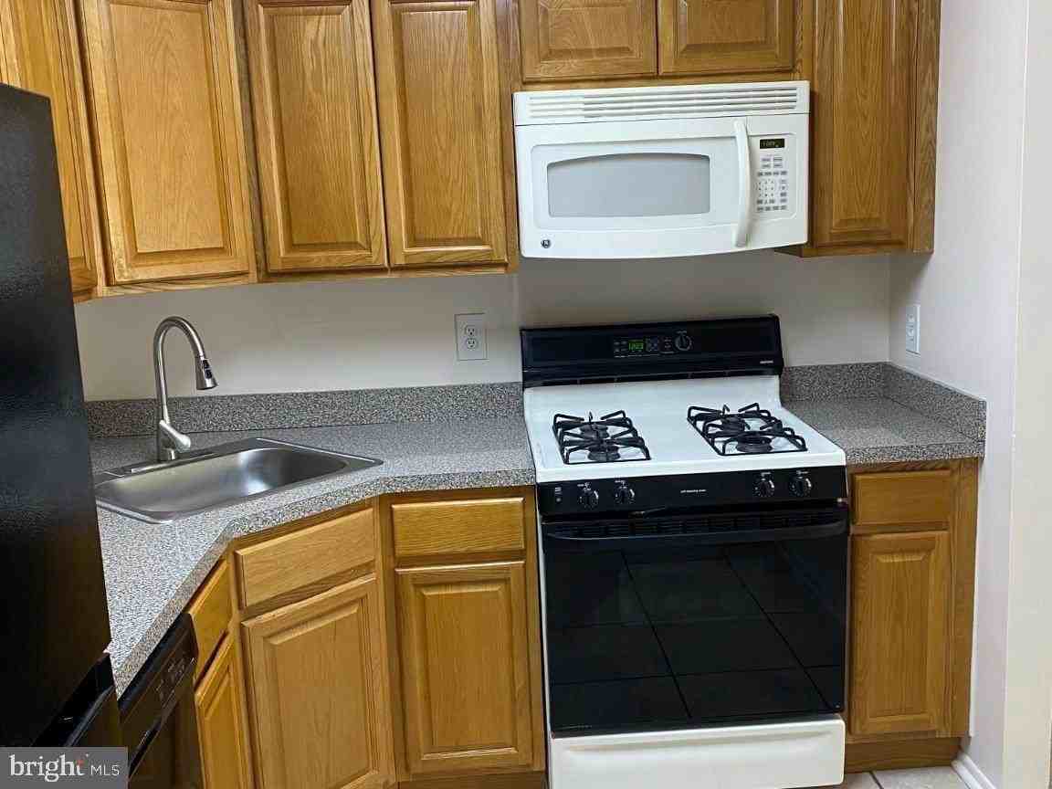 1708 Woodhollow Dr - Photo 7 of 20