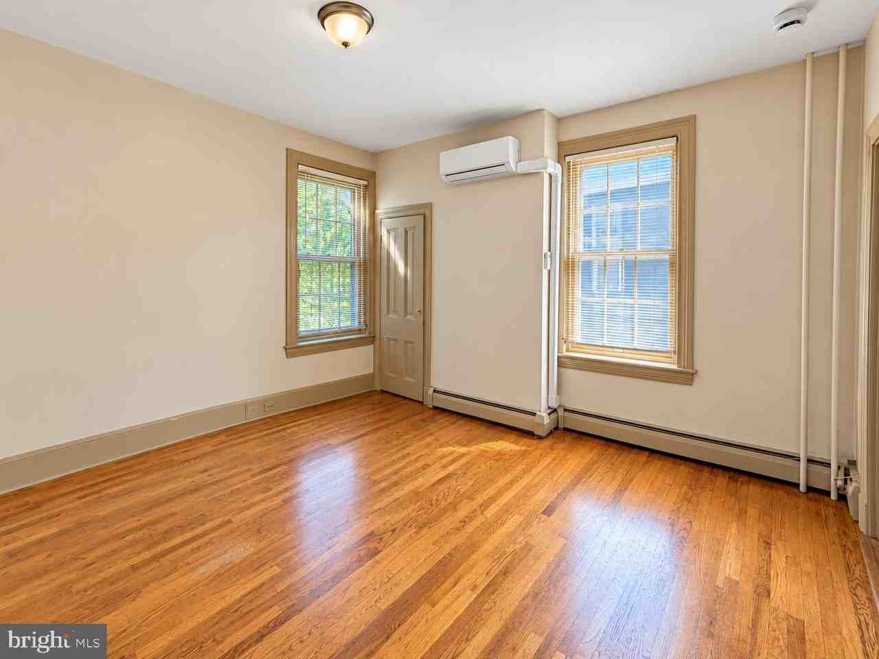 30 W Union St #C - Photo 4 of 7