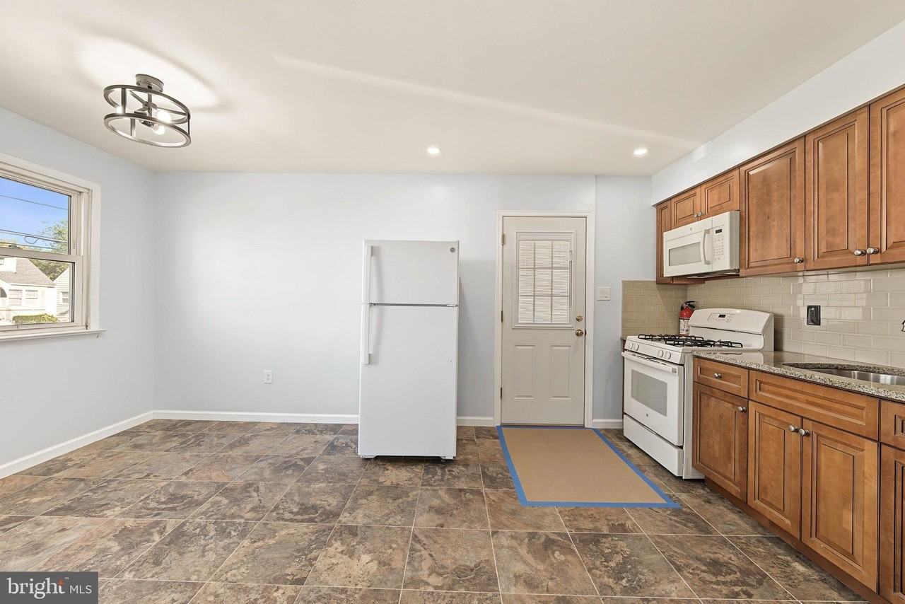 209 Union Ave - Photo 7 of 24