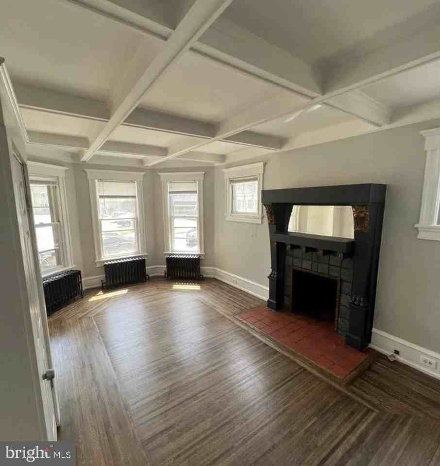 27 Washington Ave #1 - Photo 4 of 14
