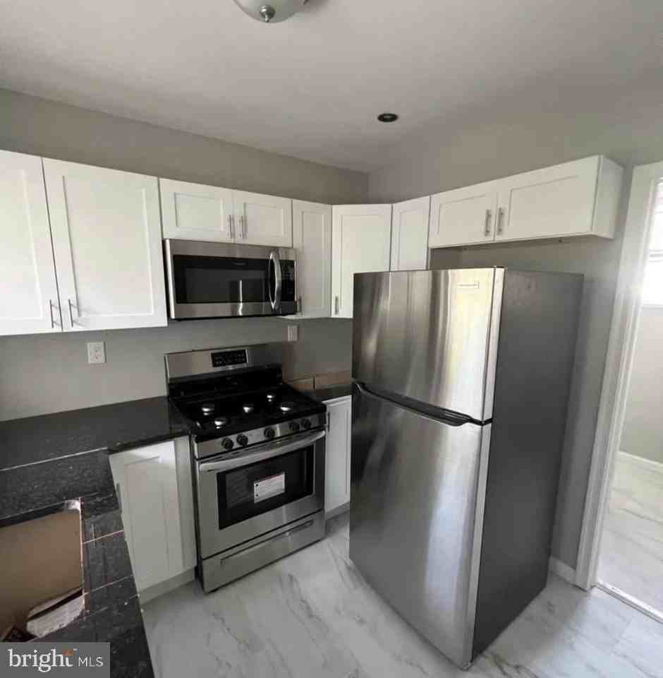 27 Washington Ave #1 - Photo 5 of 14