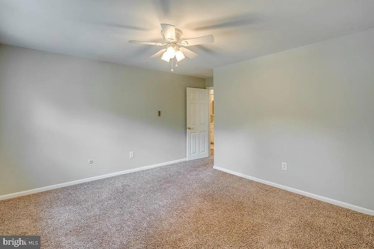 204 Warwick Rd #C - Photo 4 of 13