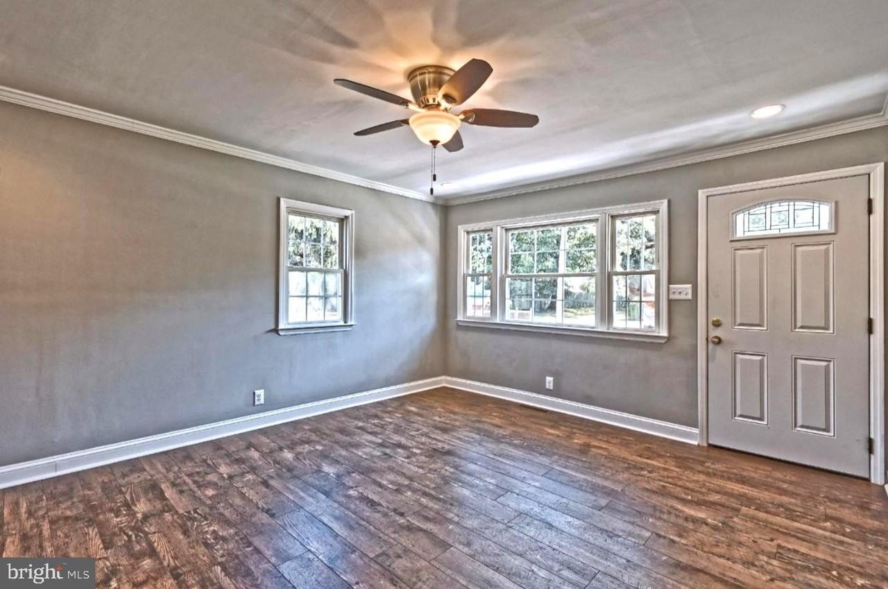 308 Florence Blvd - Photo 4 of 18