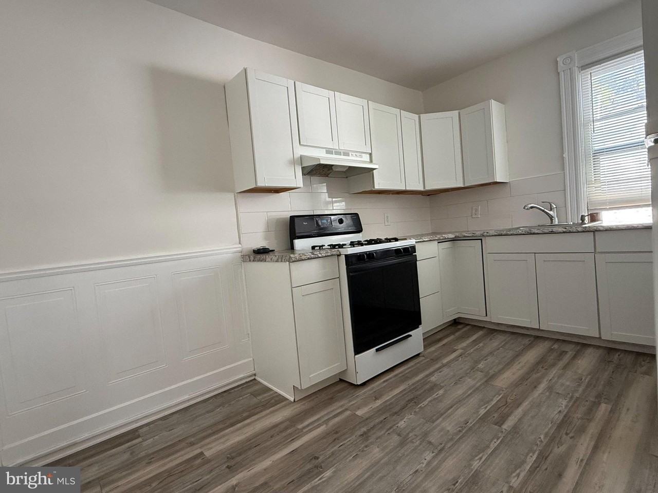 2735 Main St #4APT - Photo 2 of 8